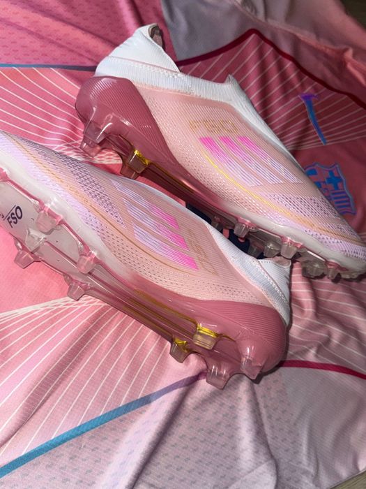 Adidas f50 розовые бутсы