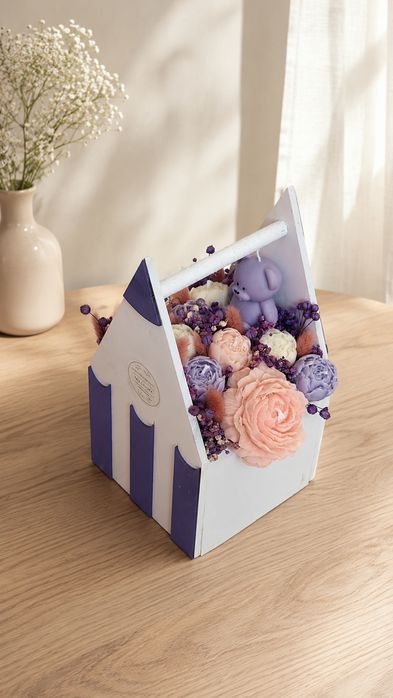 Aranjament floral parfumat din ceara de soia,nuanțe:alb,roz pal,lila,pentru: început de an școlar/educatoare/învățătoare