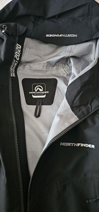 Vând geacă Northfinder