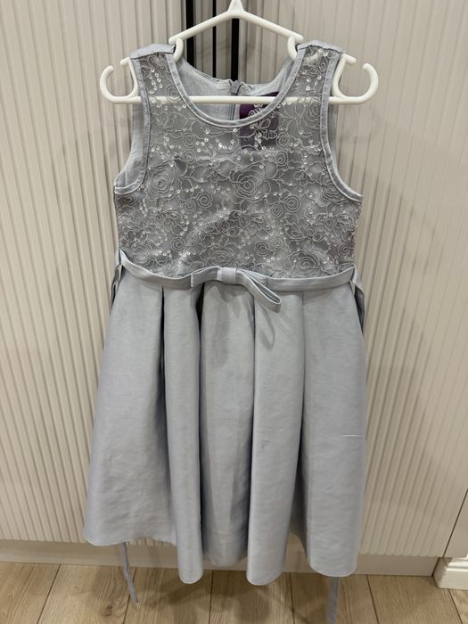 Продам платье на девочку!