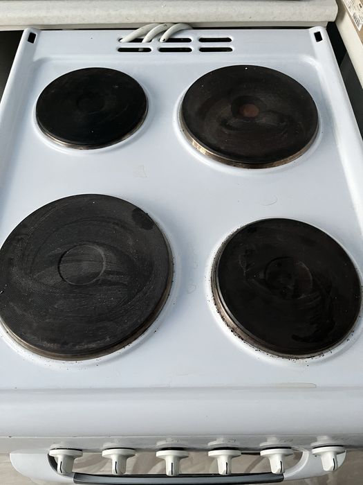 Продам электриескую плиту