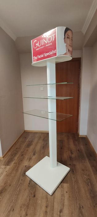 Стелаж / полица / рекламна стойка