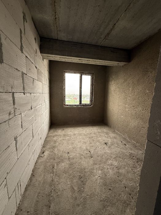 Samgasi yonida 1 xona karopka kvartira sotiladi