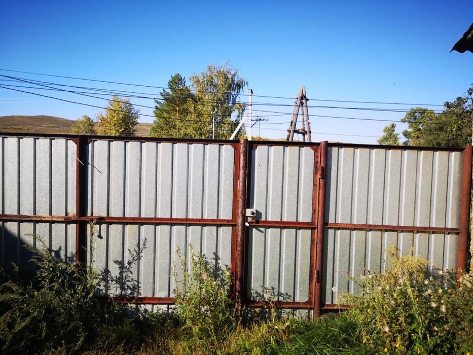 2 Дома стоящие рядом в одном ансамбле