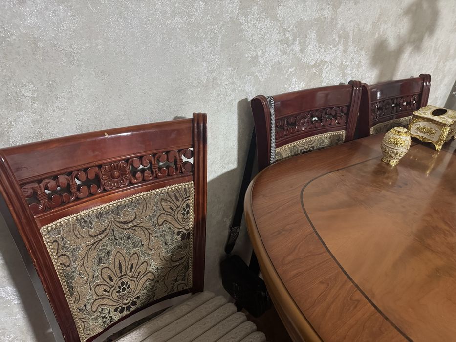 Продам итальянкий стол