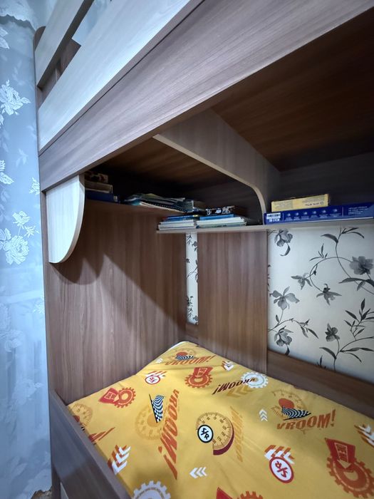 Двухъярусная кровать