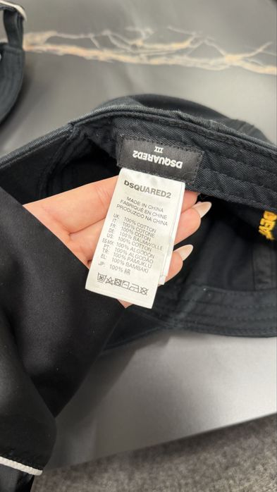 Оригинални шапки на Dsquared2