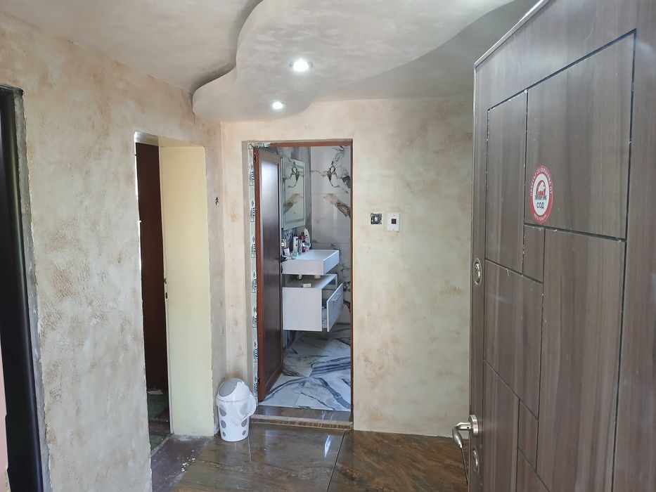 Продавам къща в село Гиген тел.за връзка 0899934142,0896418272