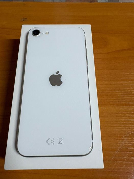 Айфон SE 2 2020 продаётся