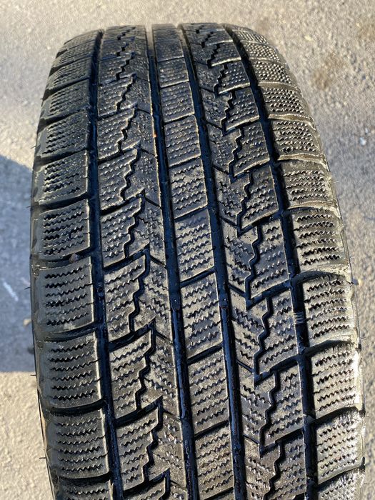 Шины Roadstone зимние