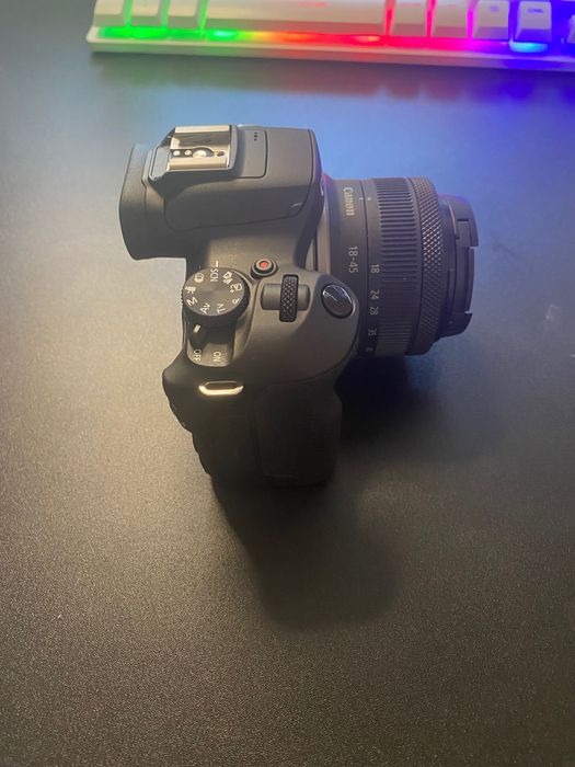 Продавам Canon R100+