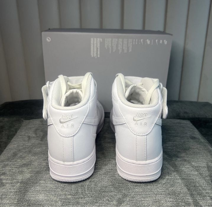 Sneakers Nike Air Force 1 Mid Triple White - Black Friday