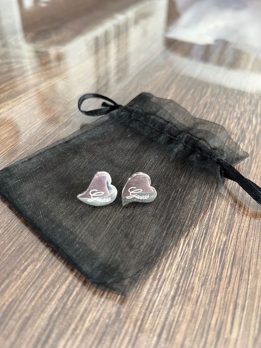 Различни аксесоари на Pandora, Guess, Hawkers и др.