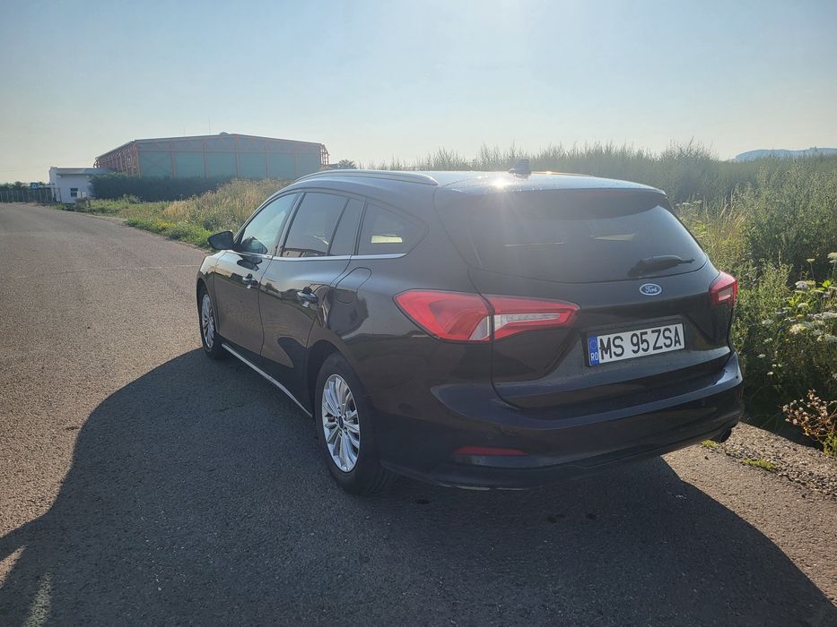 Ford Focus MK4 1.5EcoBoost 120 CP, cutie automată