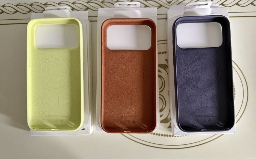 Чехол Silicone Case MagSafe для iPhone 17 Pro Max в отличном состоянии