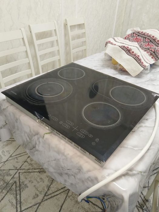 Продается стеклокерамическая варочная панель