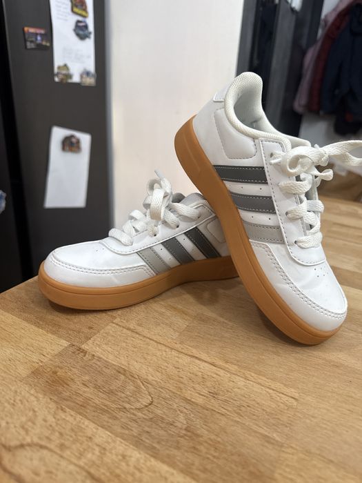 Adidas marimea 31  noi!