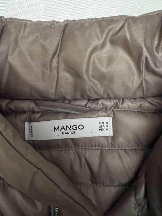 Лёгкая куртка Mango.