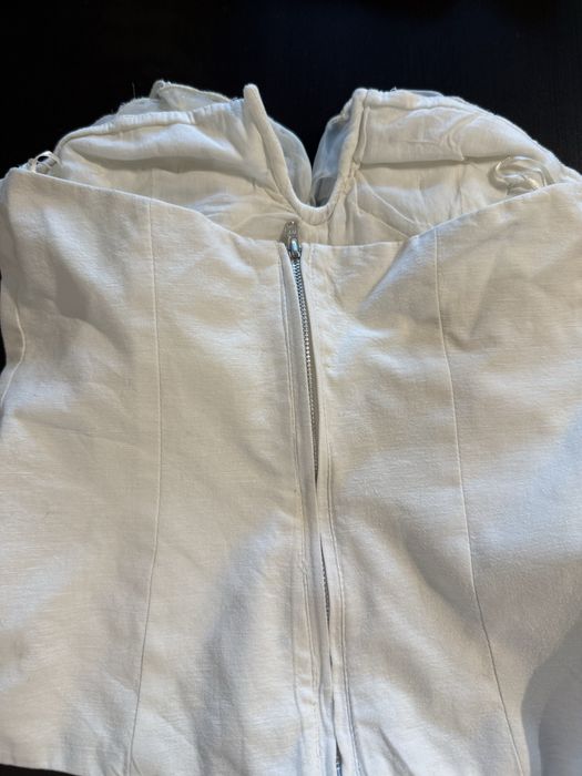 Ефвктен Топ Zara с цвете