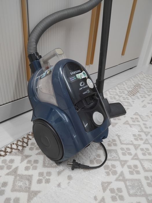 Пылесос в удовлетворительном состоянии SAMSUNG