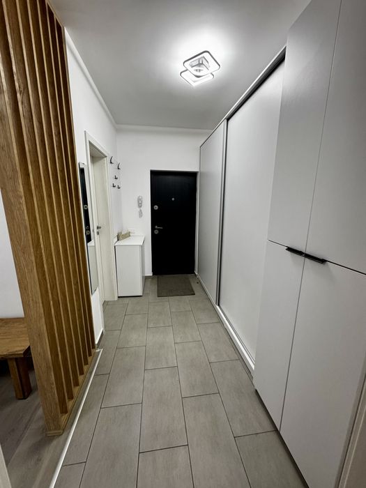 Închiriez garsonieră + loc de parcare pe Drumul Jilavei