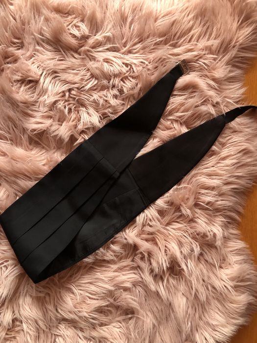 Costum auriu elegant barbati