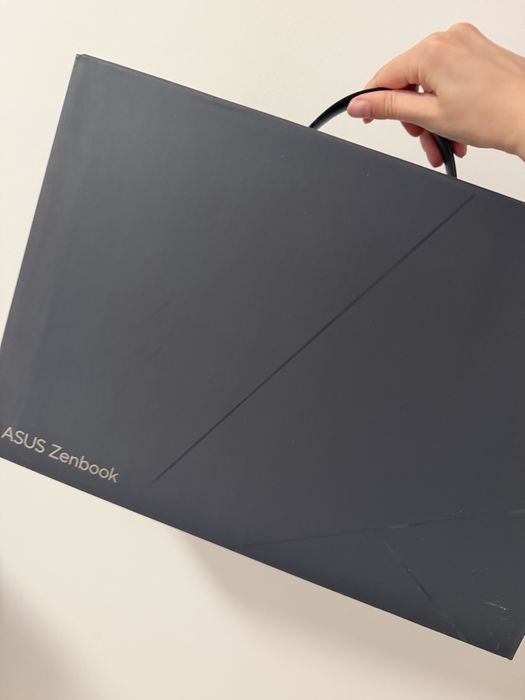 Asus Zenbook Oled экран