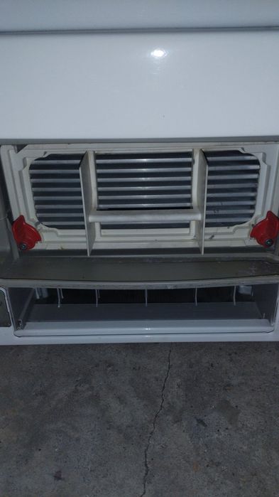 Сушилня термопомпа  AEG