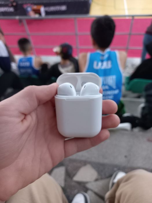 Аирпорс i15 xolati zor yangi karobkasi bilan