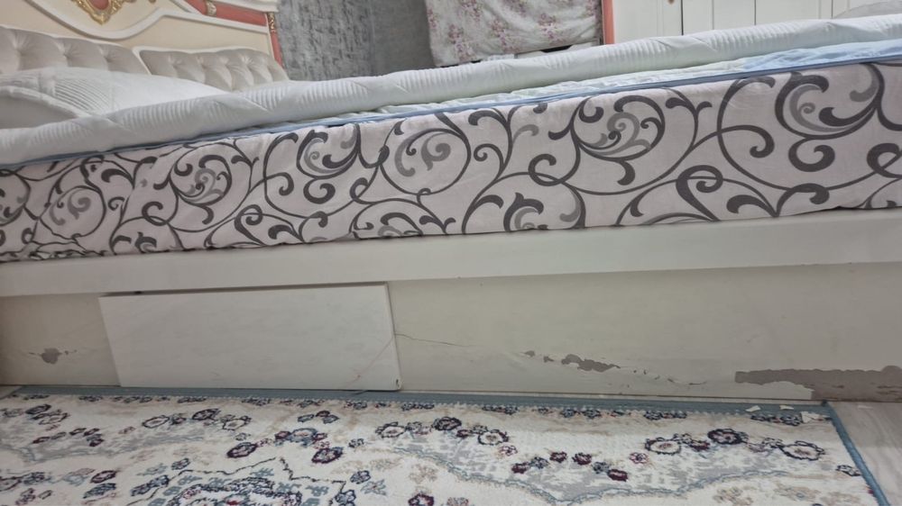 Спальний гарнитур