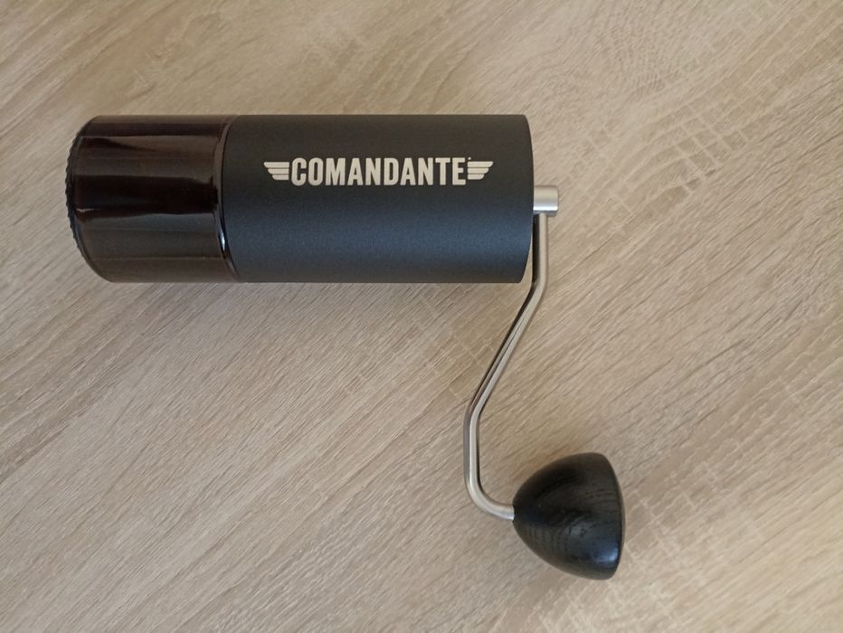 Ручная кофемолка