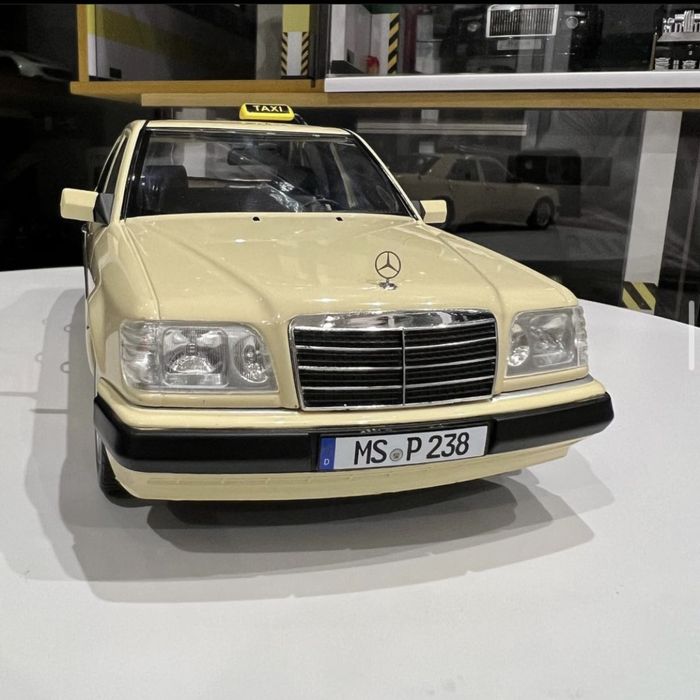Модель 1:18  Mercedes Benz w124 TAXI