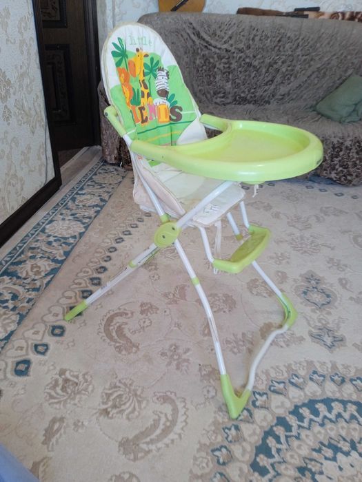 Детский стол для кормление
