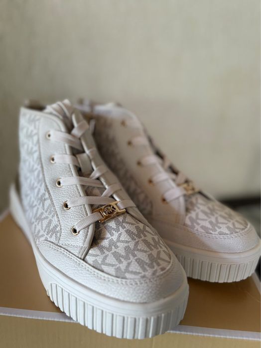 Vand adidasi Michael Kors