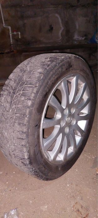 Продается зимняя шина.