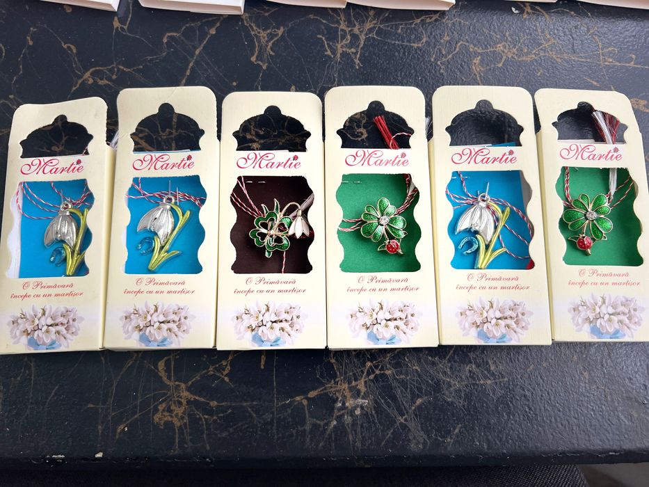 Mărțișoare diferite modele