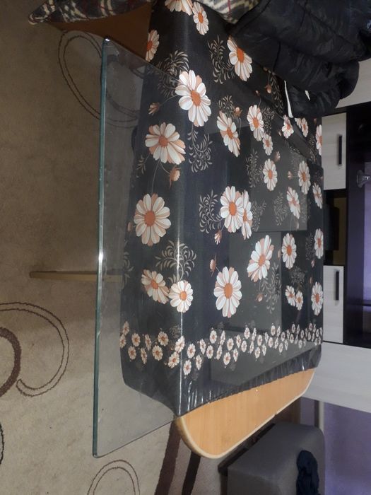 Продам ,стекло журнальный стол.доставка бесплатно