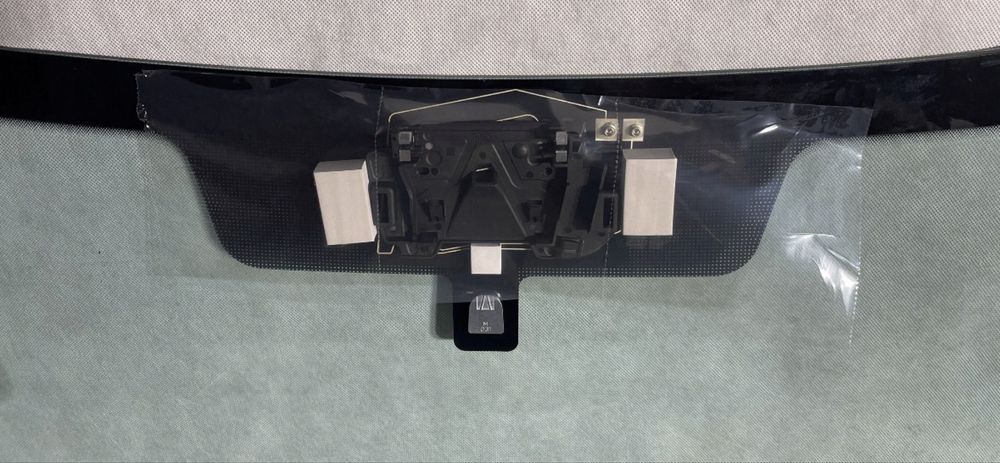 Предно стъкло FORD F150 / F250 / F350 2018-2020 [КАМЕРА]