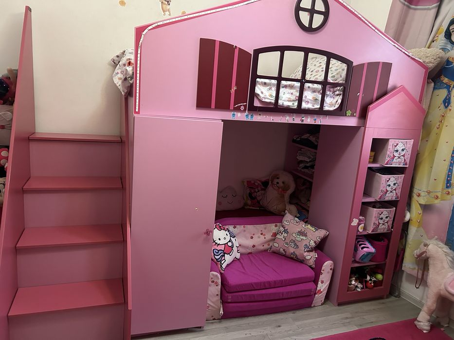 Mobila dormitor tip castel fetita