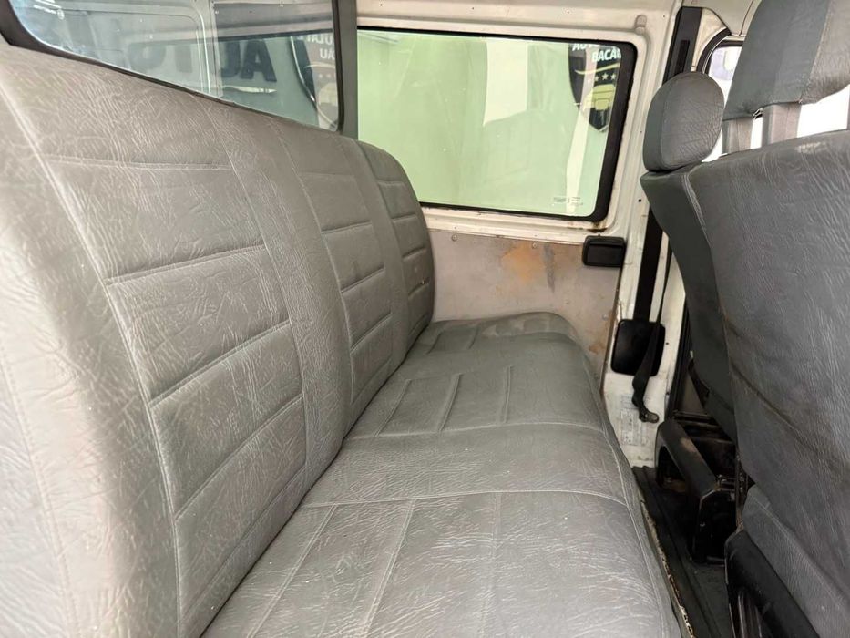 Volkswagen Transporter 1.9D 5+1 Locuri 68CP 2001