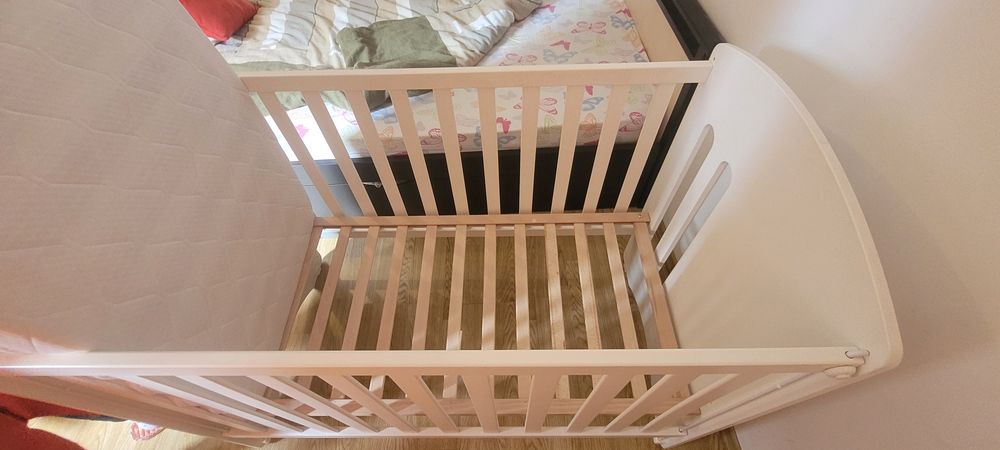 Pătuț bebe Micuna + saltea 60/120 cm  + apărători pătuț