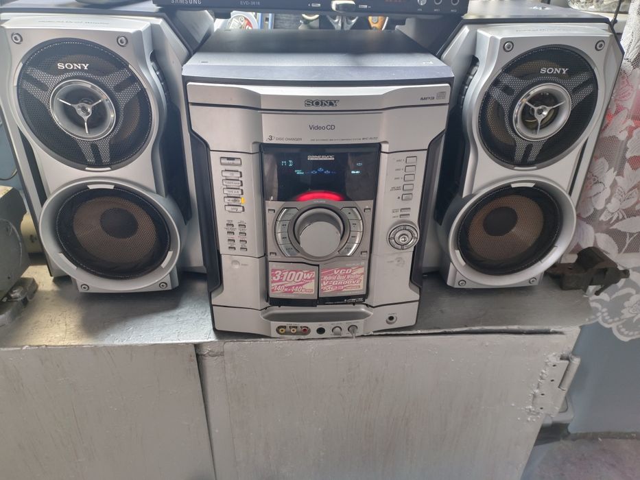 Музыкальный центр Сони