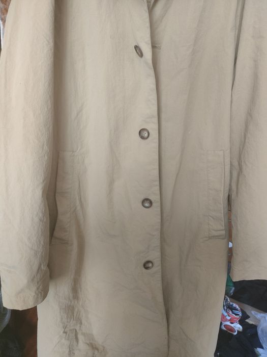 Отдам плащ за 4 киндера