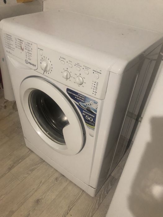 Стиральная машинка INDESIT
