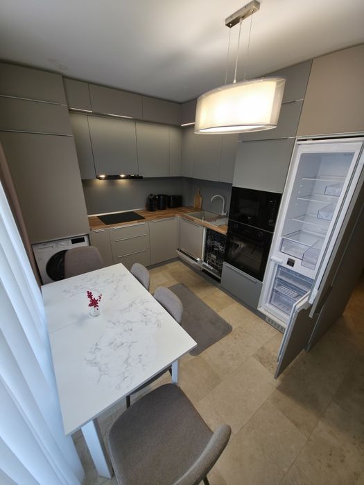 Apartament cu 2 camere, complet mobilat și utilat, de închiriat pe termen lung – Mamaia Nord