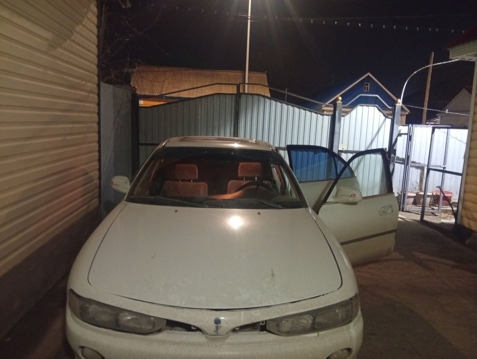 Продам Мицубиси голант