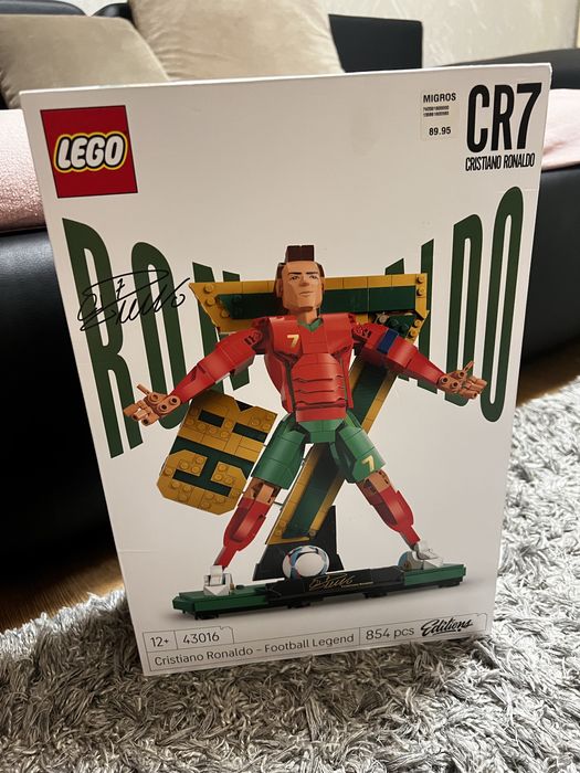 LEGO Editions Football, Cristiano Ronaldo - Legenda a fotbalului, 43016