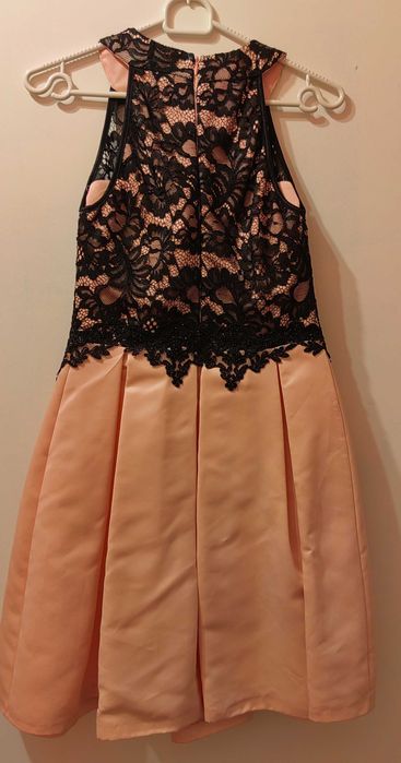 Официална рокля.