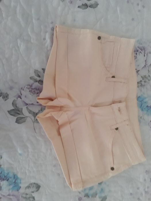 продам вещи б/у для девочек, девушек 44-46р., по 3000 каждая