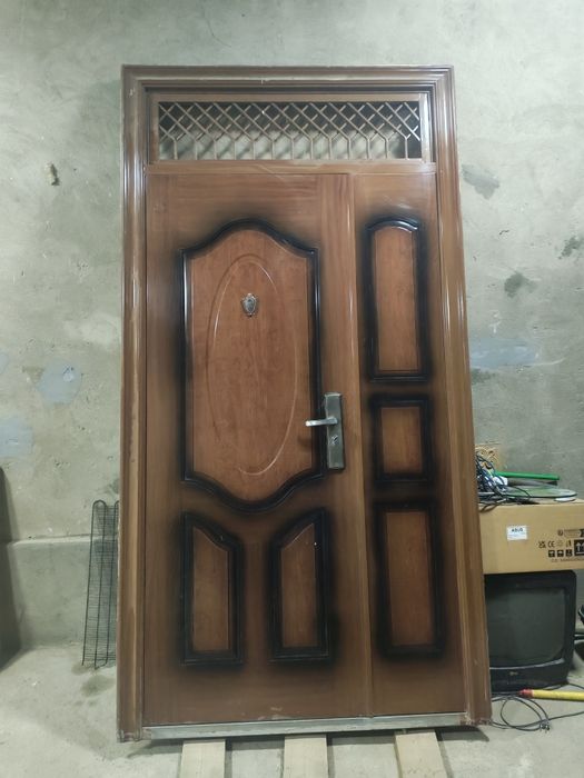 Дверь  продаётся